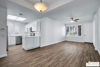 401 El Cielo Rd in Palm Springs, CA - Building Photo - Building Photo