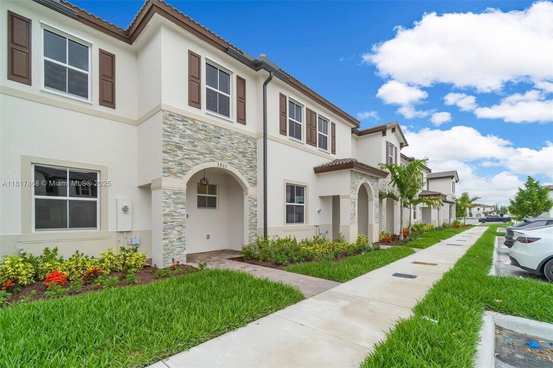 2807 SE 26th Ave in Homestead, FL - Building Photo