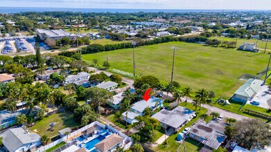 325 De Carie St in Delray Beach, FL - Building Photo - Building Photo