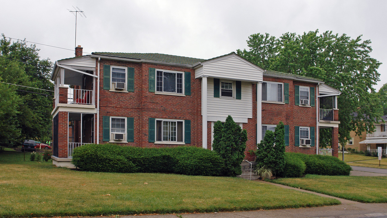 6530 Elbrook Ave in Cincinnati, OH - Foto de edificio