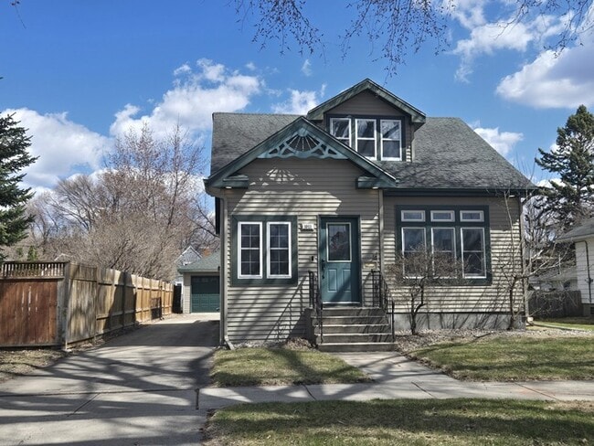 property at 1011 Cottonwood St