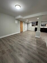 918 Crain St, Unit 2 Bed 1 Bath in Evanston, IL - Building Photo - Building Photo