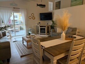 1100 W Durham St in Kill Devil Hills, NC - Building Photo - Building Photo