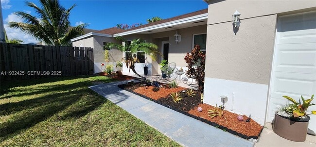 9829 SW 221st St Rd in Cutler Bay, FL - Building Photo - Building Photo