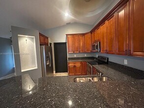 1512 Presidio Dr in Weston, FL - Building Photo - Building Photo