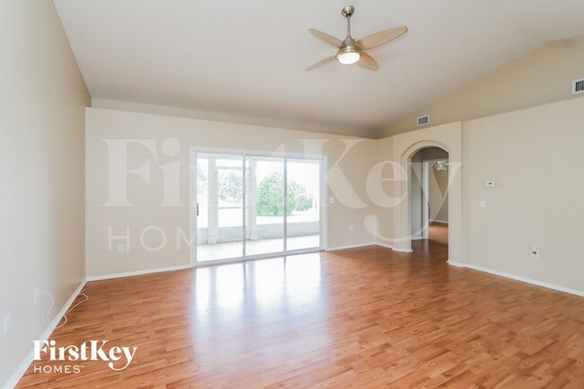 8211 Westmont Terrace Dr in Lakeland, FL - Building Photo - Building Photo