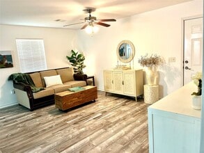 4810 Pecan Ln in Old River-Winfree, TX - Building Photo - Building Photo