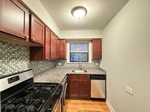 704 Elm Pl, Unit J06W in Highland Park, IL - Foto de edificio - Building Photo