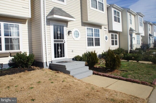 property at 5814 Holly Springs Dr N