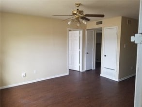 305 Lampe St-Unit -B in Arlington, TX - Building Photo - Building Photo