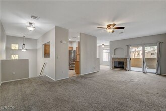 1700 Hills of Red Dr in Las Vegas, NV - Building Photo - Building Photo