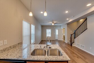 Stunning 3 Bedroom 2 Bathroom townhome in Fort Collins! in Fort Collins, CO - Building Photo - Building Photo