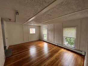 4 Old Forge Rd, Unit 4 in Woodstock, NY - Building Photo - Building Photo