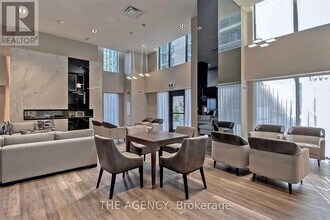 75 Oneida Crescent in Richmond Hill, ON - Building Photo - Building Photo