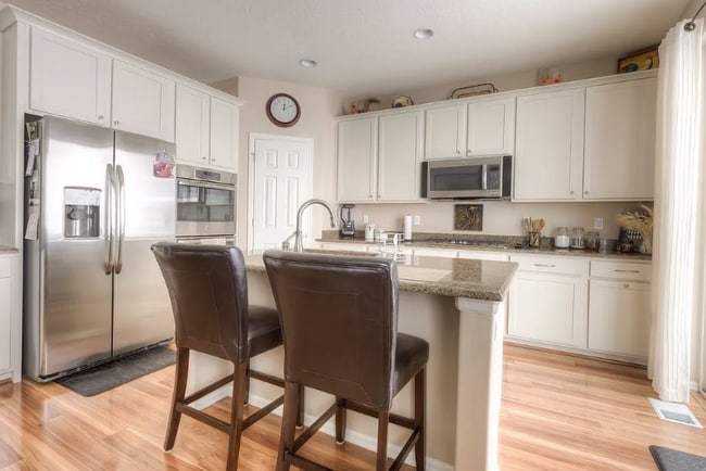 3327 Falcon Way in Layton, UT - Building Photo - Building Photo