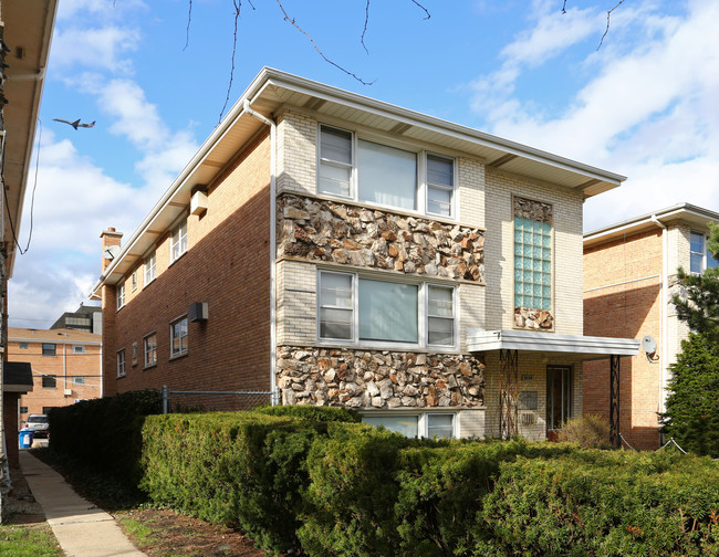 8554 W Catalpa Ave in Chicago, IL - Building Photo - Building Photo