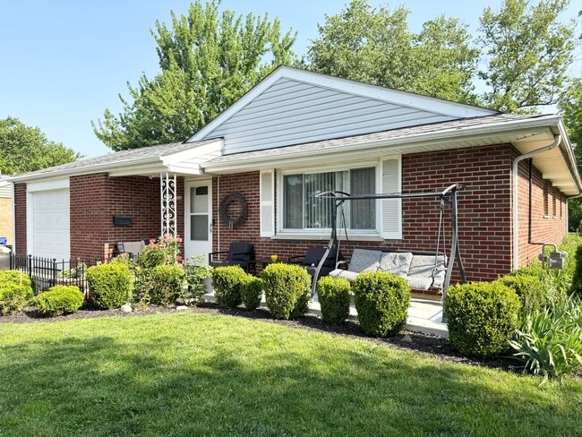 property at 4644 Broadhurst Dr