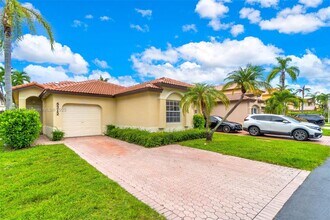 5212 NW 112th Ct in Doral, FL - Building Photo - Building Photo