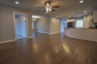 105 S Ray Ave in Fayetteville, AR - Building Photo - Building Photo