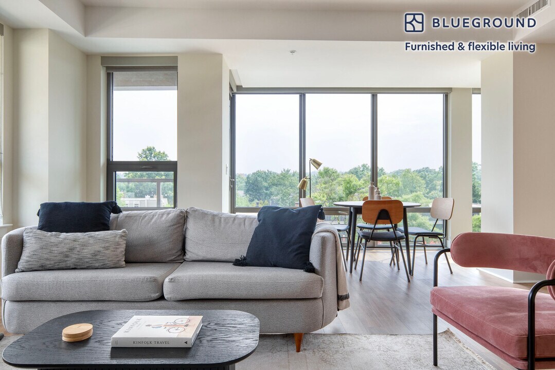 1446 S Grant St-Unit -FL5-ID699 in Arlington, VA - Building Photo