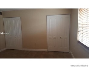 301 NW 177th St-Unit -123 in Miami, FL - Building Photo - Building Photo
