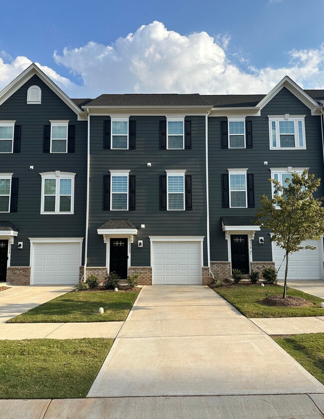 property at 4022 Edenborn Ln