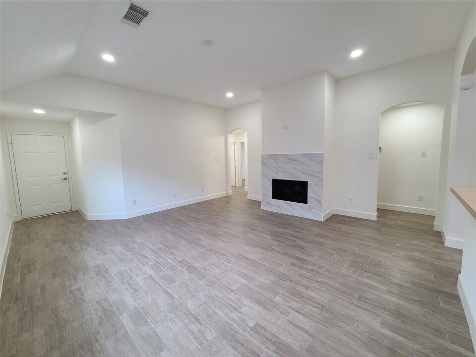 2431 Morgan Ridge Ln in Spring, TX - Foto de edificio