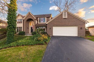 9 Glen Valley Dr in Penfield, NY - Building Photo