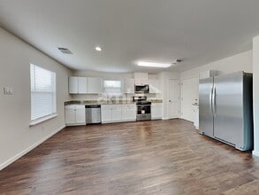 4006 Carmel Ridge Way in Pasadena, TX - Building Photo - Building Photo