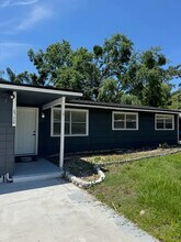 6750 Snow White Dr in Jacksonville, FL - Building Photo - Building Photo