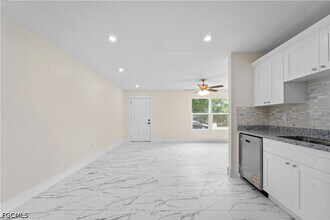 27160 Chula Vista Dr in Punta Gorda, FL - Building Photo - Building Photo