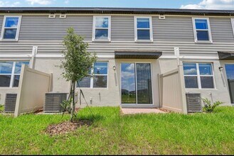 16390 Bird of Paradise Ave in Clermont, FL - Building Photo - Building Photo