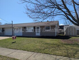 2011 Mark Dr in Lorain, OH - Building Photo