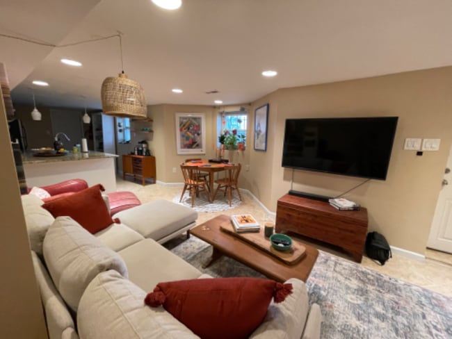 1425 Allison St NW