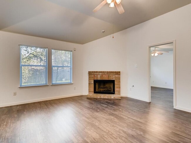 200 Buttercup St in Kyle, TX - Building Photo - Building Photo