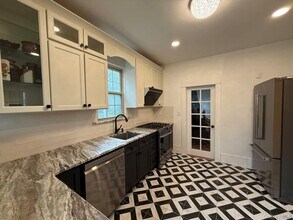 27 Dosoris Way in Glen Cove, NY - Building Photo - Building Photo