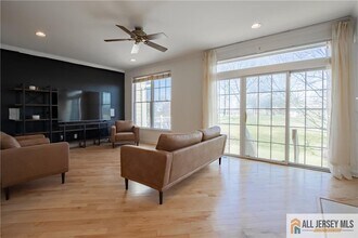 98 S Shore Dr in South Amboy, NJ - Building Photo - Building Photo