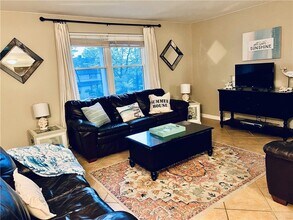 70 Carroll Ave in Newport, RI - Building Photo - Building Photo