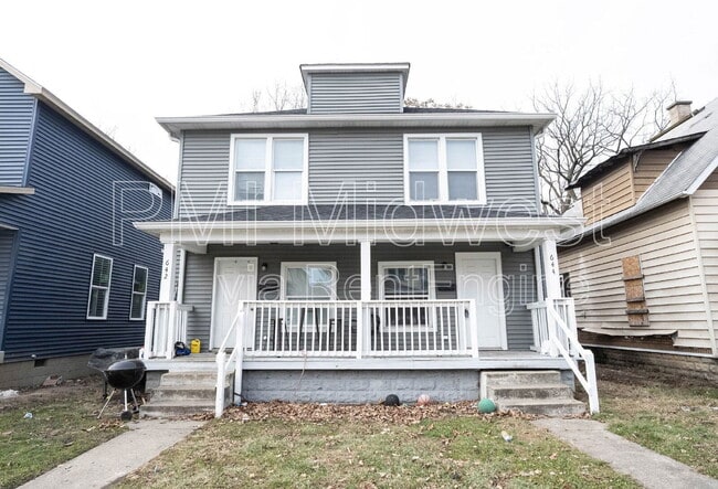 property at 642 N Parker Ave