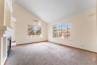 61 Cantal Ct in Wheeling, IL - Building Photo - Building Photo