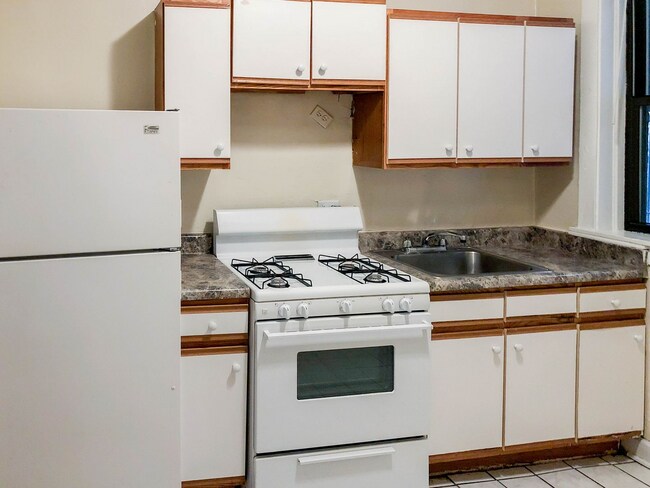 1943 W Winnemac Ave, Unit GDN in Chicago, IL - Building Photo - Building Photo