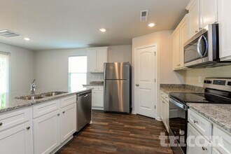 4615 Hazelburn Dr in Greensboro, NC - Building Photo - Building Photo