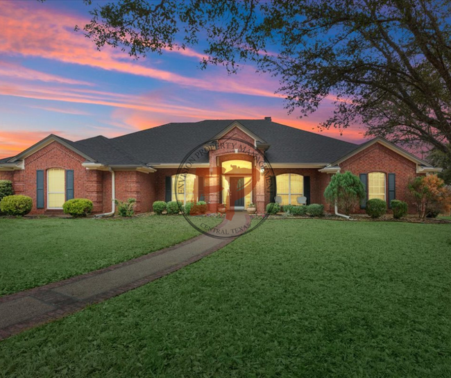 property at 122 Greentree Dr