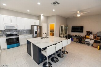 14081 Bently Cir in Ft. Myers, FL - Building Photo - Building Photo