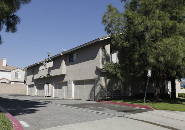 3127-3133 Jaguar Way in Ontario, CA - Building Photo - Building Photo