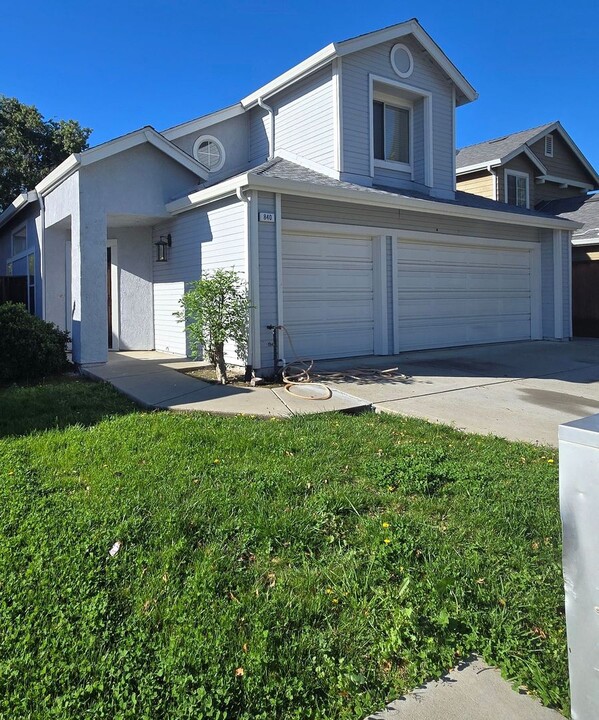 840 Vallerand Rd in Tracy, CA - Building Photo