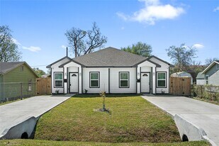 142 Calloway St in Houston, TX - Building Photo