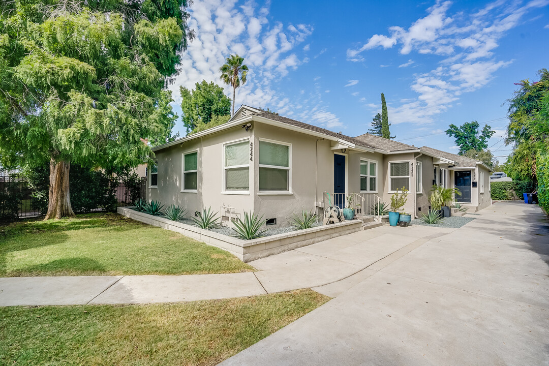 4244 Tujunga Ave, Unit 1 in Studio City, CA - Foto de edificio