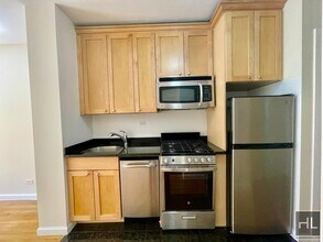 283 Mott St in New York, NY - Building Photo - Building Photo