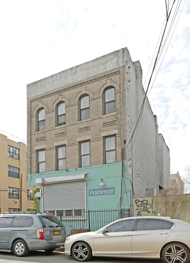 112 Harrison Pl in Brooklyn, NY - Building Photo - Building Photo